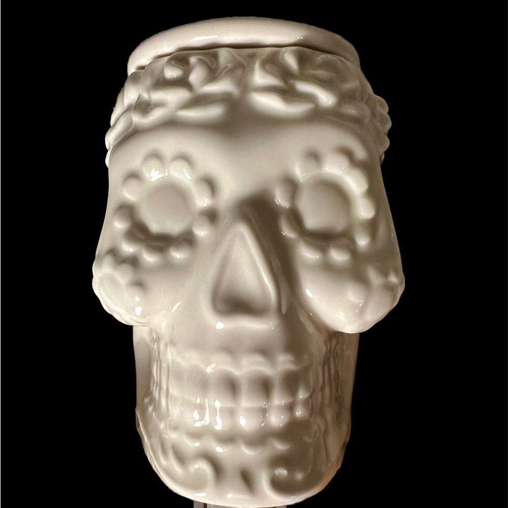 Tuscany Candle Halloween White Sugar Skull  Fragrance Outlet Warmer Night Light